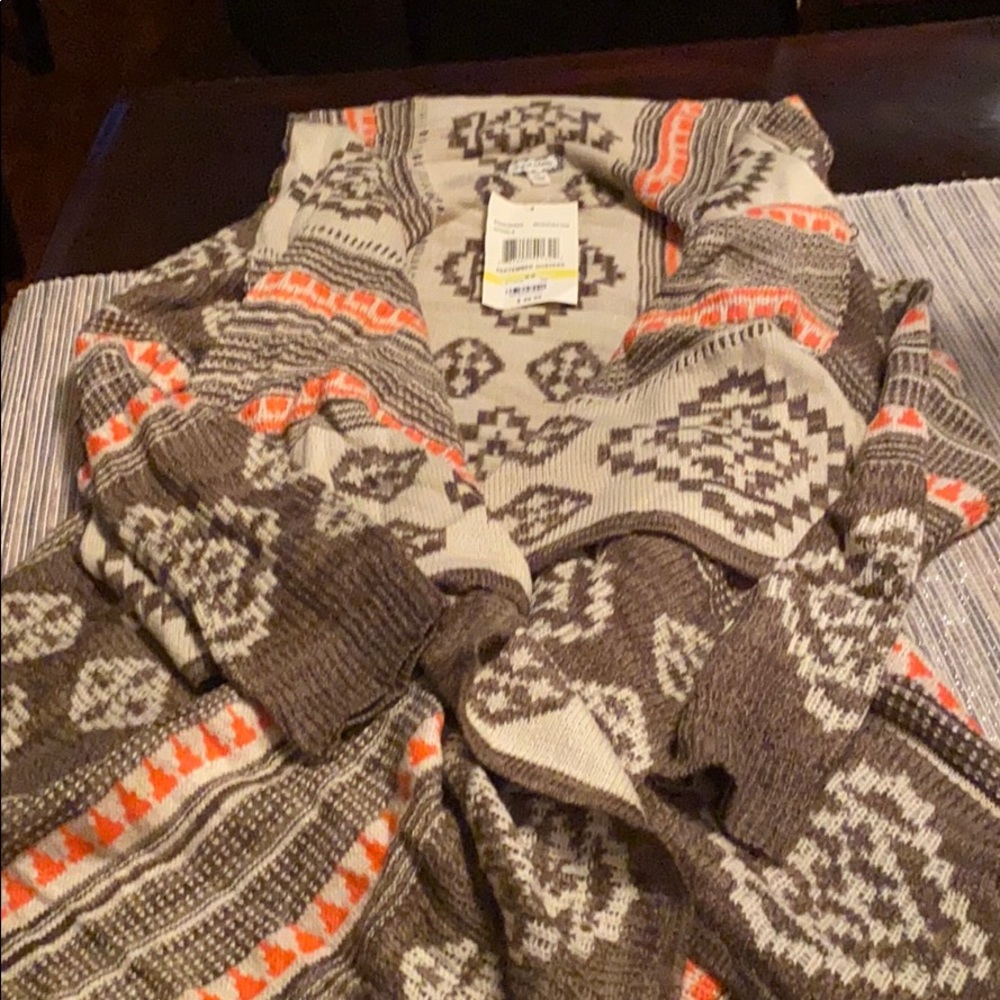 Eyeshadow duster sweater size Medium
